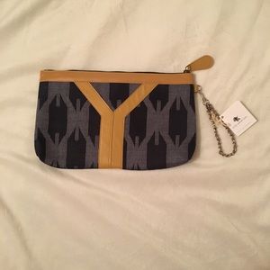 Women’s bag/clutch Noonday Collection
